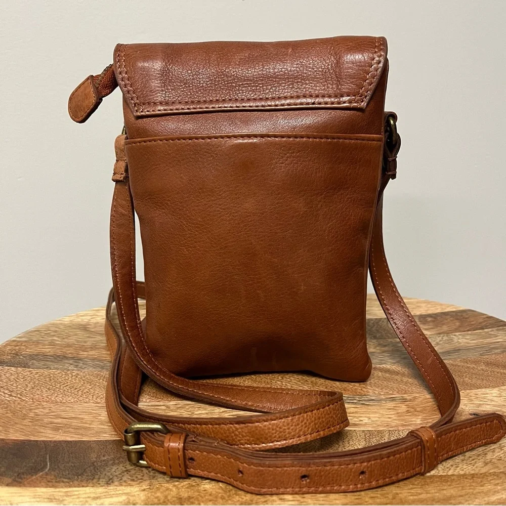 Oak & Tan Linzia Cognac Leather Crossbody Bag - Picture 14 of 14